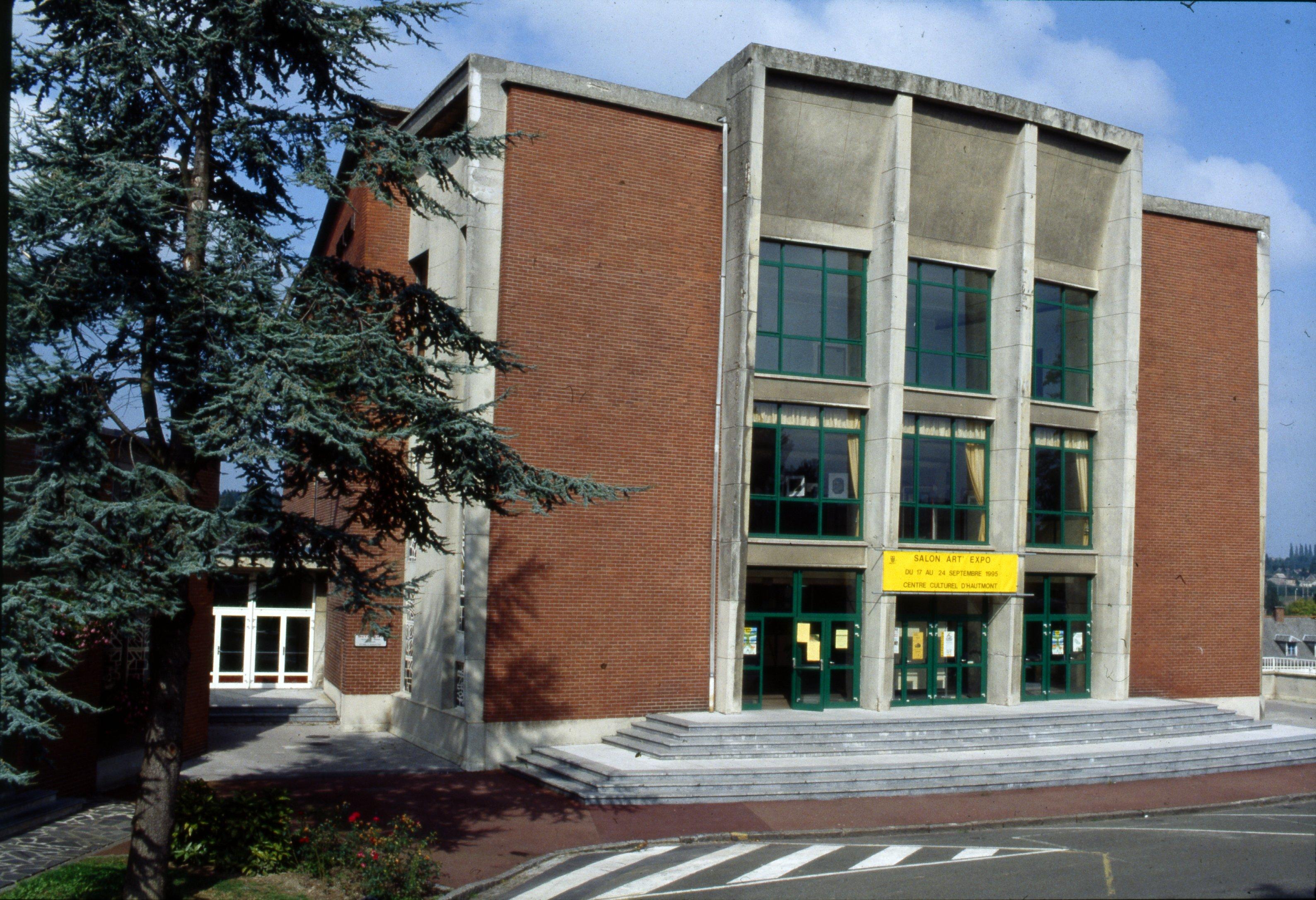 Hôtel de ville et salle des fêtes