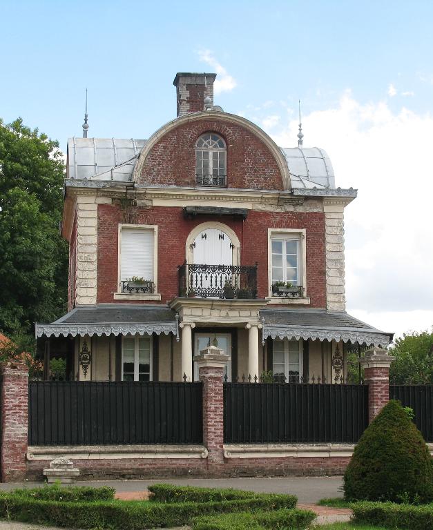 Ancienne demeure du député maire Anatole Jovelet, dite le Chalet canadien