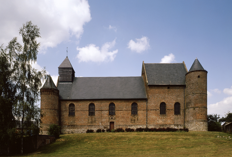 Eglise paroissiale fortifiée Saint-Martin d'Esquéhéries