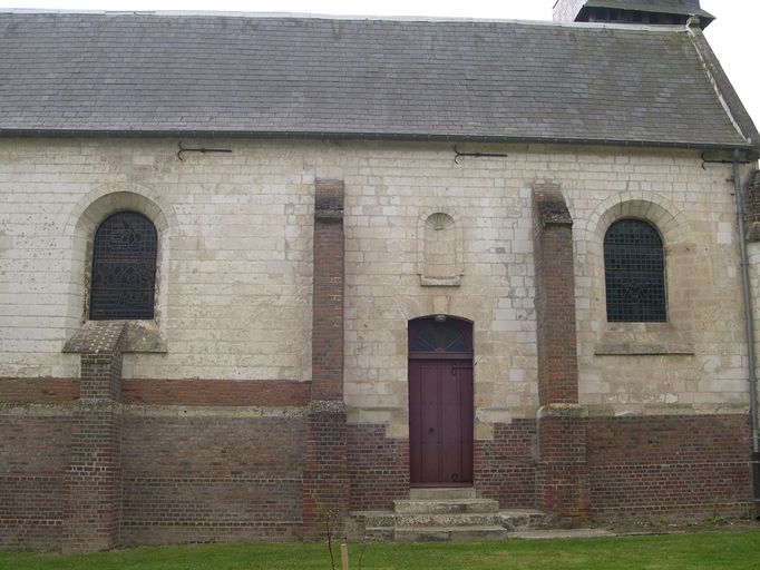 Eglise paroissiale et ancien cimetière Saints-Fuscien, Victoric et Gentien de Sains-en-Amiénois