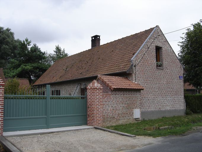 Ancienne ferme et café à Pendé