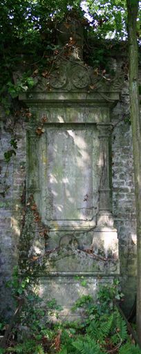 Tombeau (stèle funéraire) de la famille Hubault-Matifas