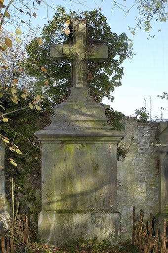 Tombeau (stèle funéraire) des familles Martin-Duméril et Mille-Martin