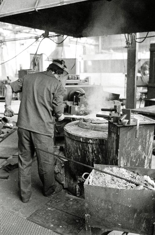 Ancienne robinetterie puis usine de serrurerie Bricard et Gauthier, devenue usine de serrurerie Bricard J. et G., puis Bricard et Cie, puis robinetterie Bricard et Cie, actuellement robinetterie Chuchu-Decayeux