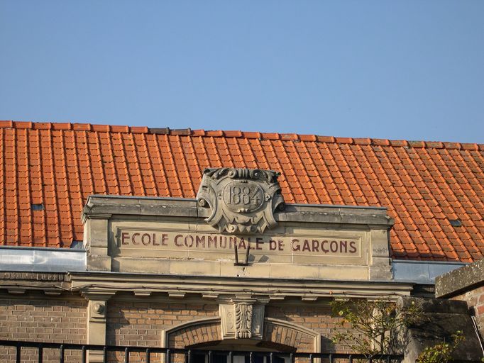 Ancienne école primaire de filles, devenue école de garçons à Pont-de-Metz