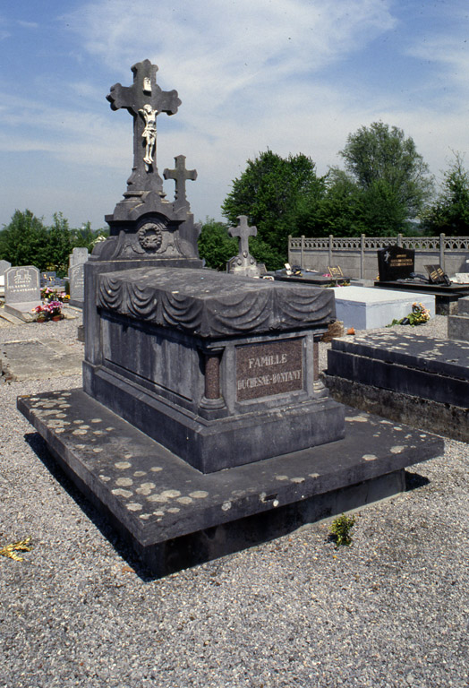 Cimetière communal de Barzy-en-Thiérache