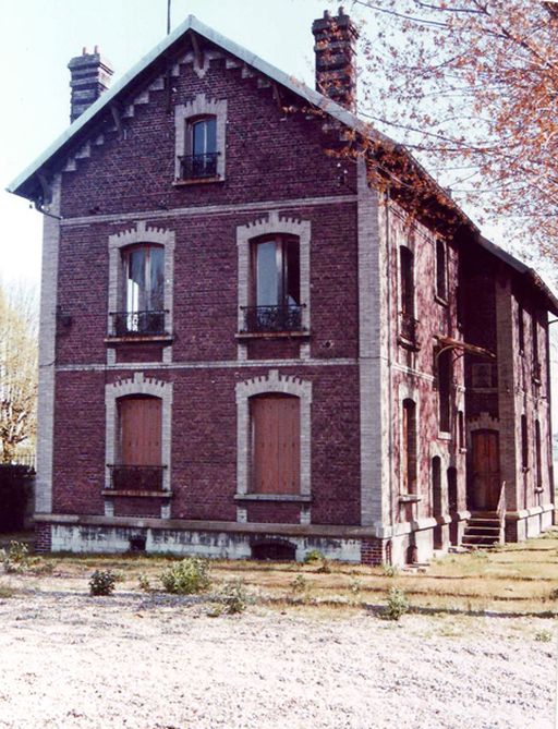 Ancienne usine de construction métallique de la Société des Ponts et Travaux en Fer, devenue usine métallurgique Usinor, puis Arcelor-Mittal