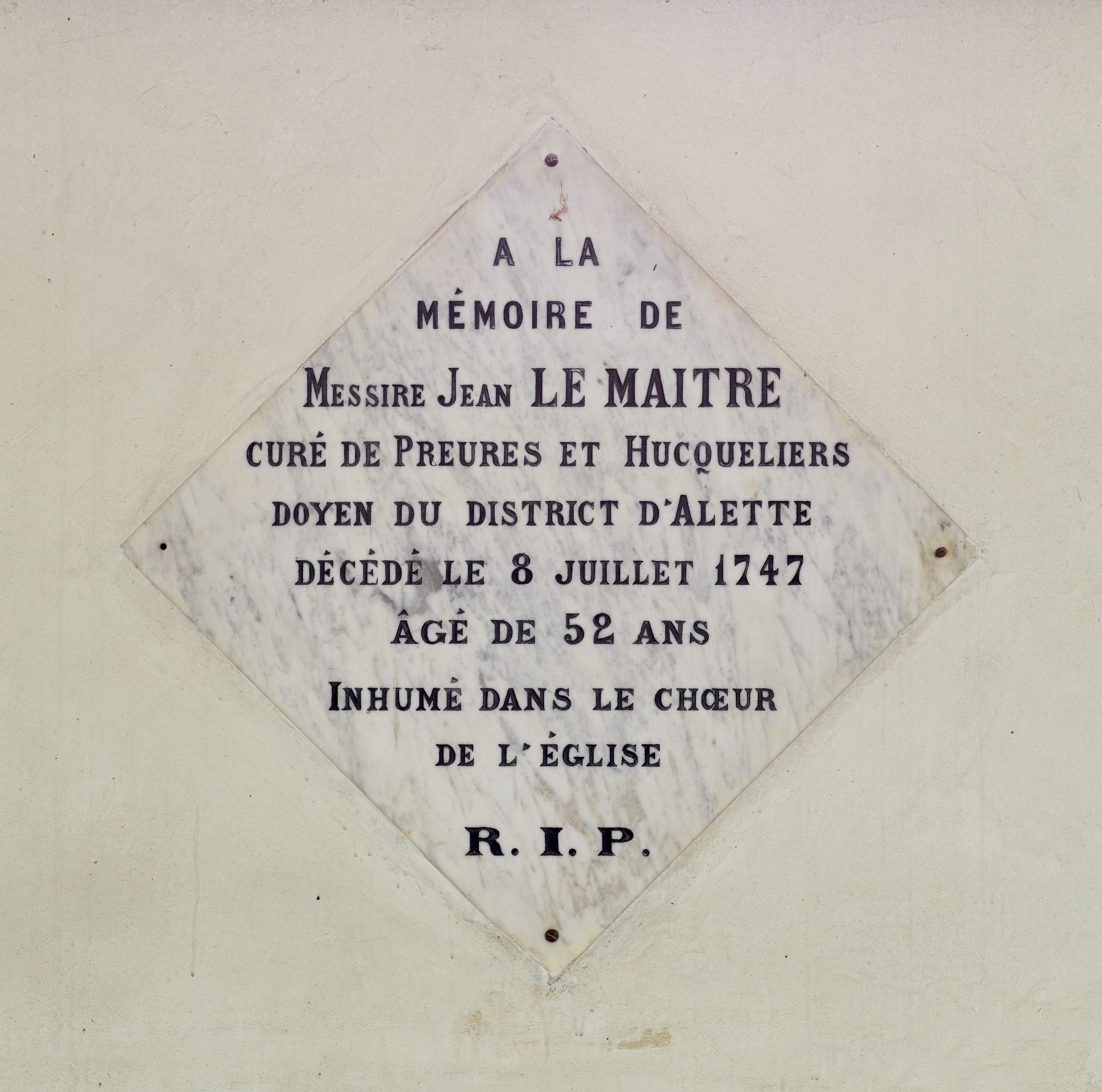 Plaque commémorative de Jean Le Maître (v.1695-1747), curé de Preures et d'Hucqueliers, doyen du district d'Alette.