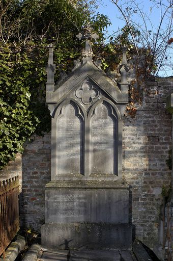 Tombeau (stèle funéraire) de la famille Morel-Lefebvre