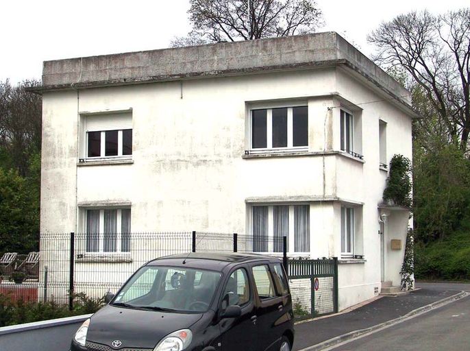 École de filles, puis collège, actuellement immeuble à logements