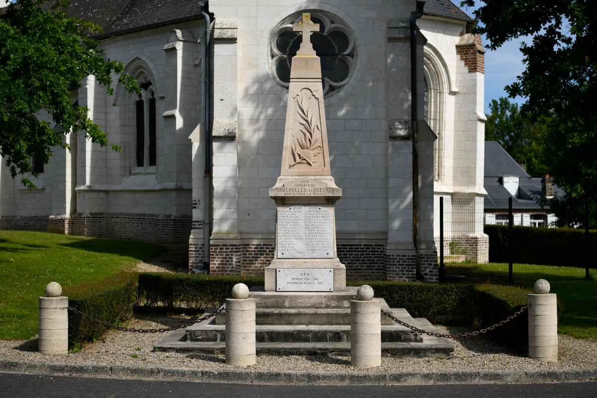 Monument aux morts de Vauchelles-les-Quesnoy