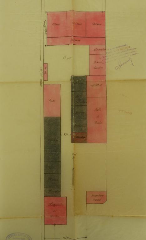 Ancienne demeure du négociant Edmond Outrequin-Dieu, devenue école primaire supérieure, puis école de filles (actuelles école Saint-Exupéry et école maternelle Le Petit-Prince)