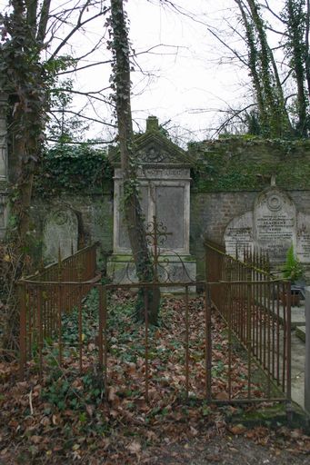 Tombeau (stèle funéraire) de la famille Ringuet-Lemaire