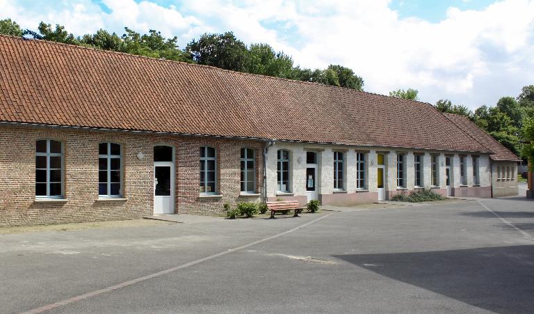 Ancienne école primaire de garçons de Flixecourt, devenue groupe scolaire Hector-Malot (ancien manoir de la Cour de Fief)