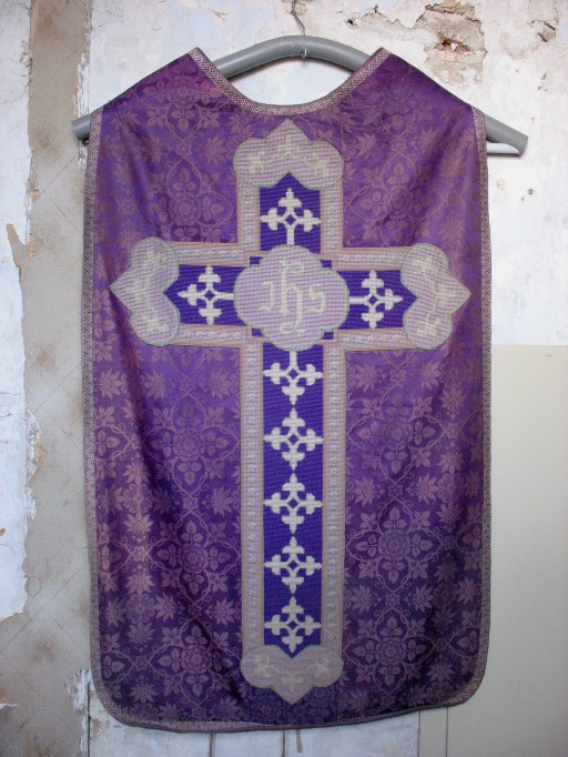 Chasuble (ornement violet, No 1)