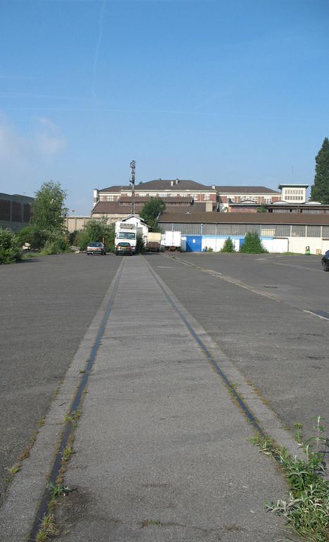 Ancienne usine de petite métallurgie (fabrique de limes) Mauroy, puis usine de construction mécanique, dite Ateliers de construction de Creil, puis Daydé-Pillé, actuellement pépinière d'entreprises