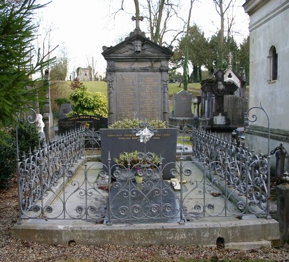 Tombeau (stèle funéraire) de la famille Treuet-Briois