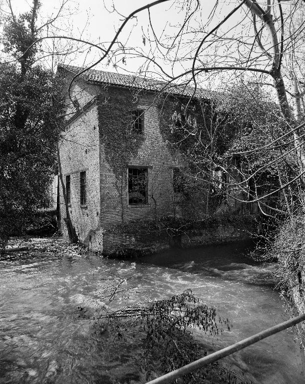 Ancienne usine de papeterie Obry et Cie, puis Bernard et Cie, puis Cauvin Yvose, puis S.A. des Pâtes à papier de la Somme