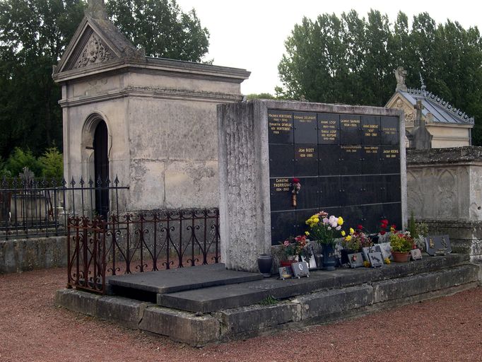 Cimetière communal de Salouël (ancien cimetière communal de Saleux-Salouël)