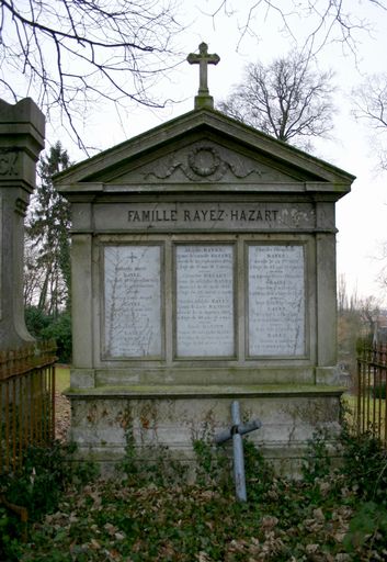 Tombeau (stèle funéraire) de la famille Rayez-Hazart