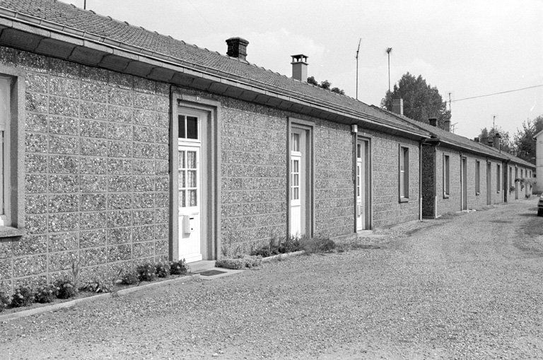 Sucrerie et distillerie, dites Cie sucrière de la Somme, puis Vuignier et Cie, puis Cie sucrière de la Somme, puis Ferdinand Beghin, puis Béghin et Cie, puis Vermandoise de sucreries, puis Sté Vermandoise Industrie