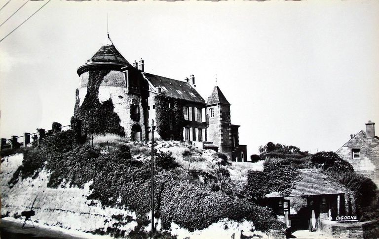 Ancien moulin, puis maison de villégiature, dite Moulin de Pierre