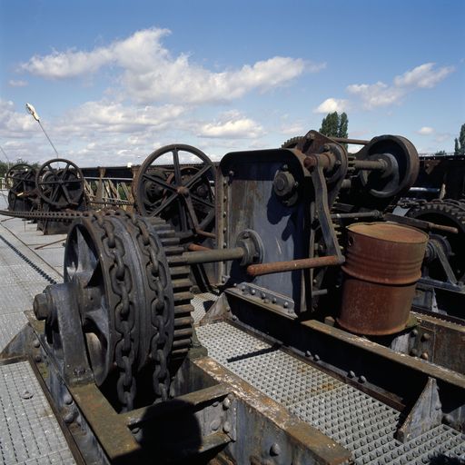 Ecluses sur l'Oise canalisée à Pont-Sainte-Maxence