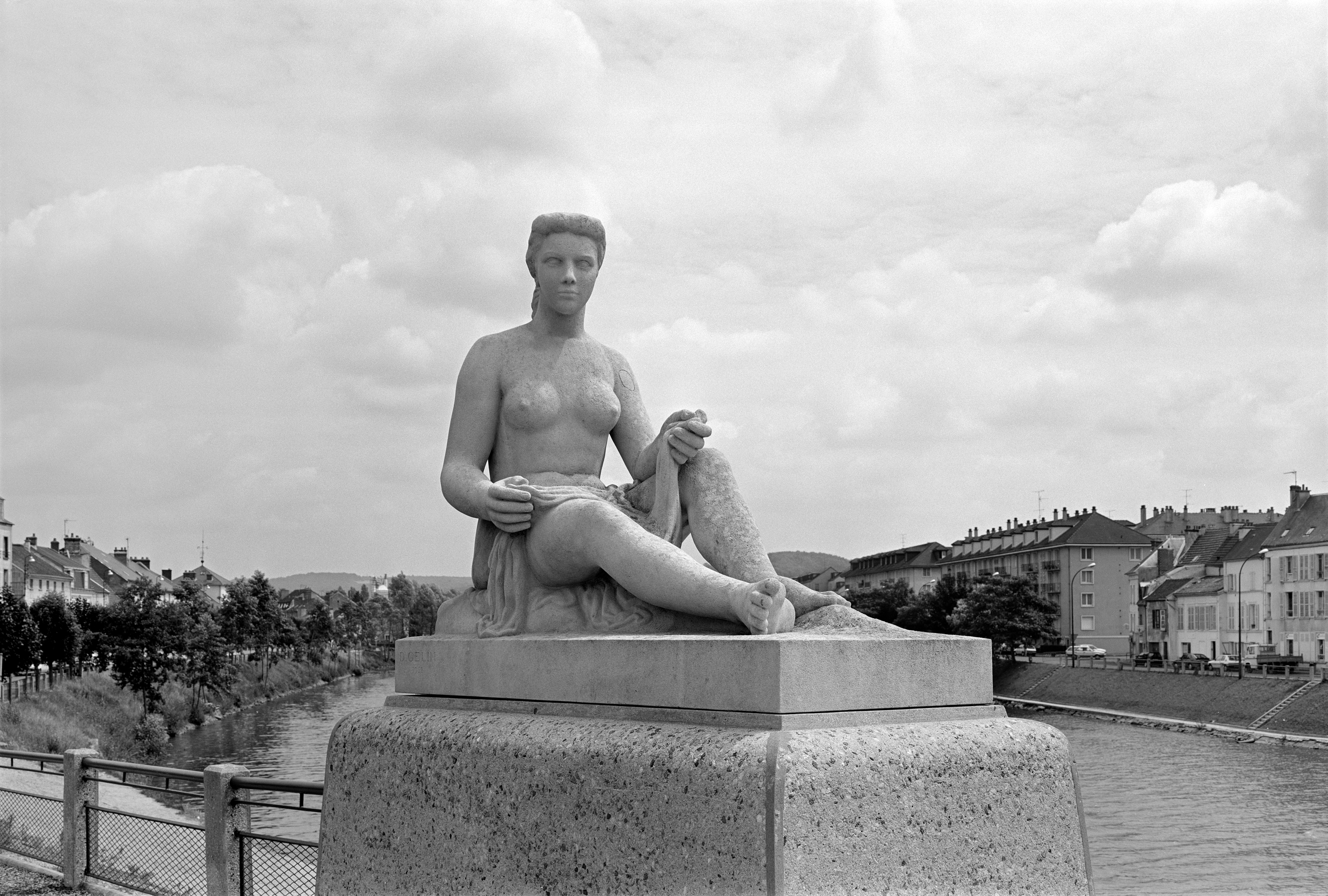 Paire de statues : Rivières