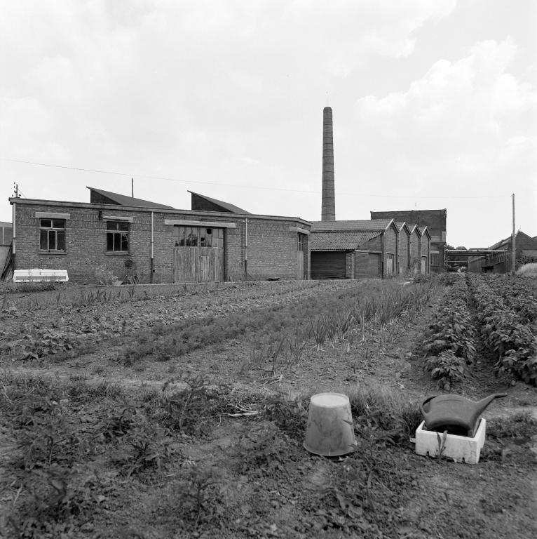 Tissage de lin Auguste Salmon, puis Safilin, actuellement établissement administratif Pôle-Santé-Travail Métropole Nord