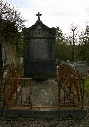 Tombeau (stèle funéraire) des familles Maisant-Hautbout, Masson-Maisant, Masson-Dupuis