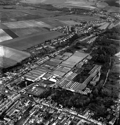 Filature de jute Saint Frères, puis Boussac Saint Frères à Saint-Ouen, devenue corderie, puis usine de fibres artificielles et synthétiques Peaudouce, puis Trioplanex