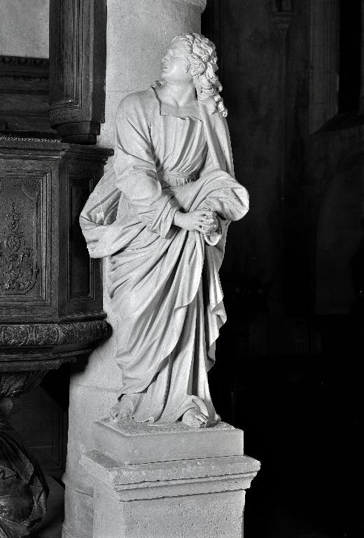 Éléments d'un groupe sculpté : deux statues d'un Calvaire (la Vierge et saint Jean)
