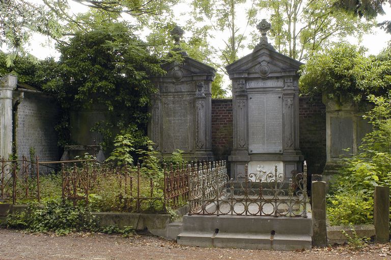 Tombeau (stèle funéraire) de la famille Godin-Dutreilly