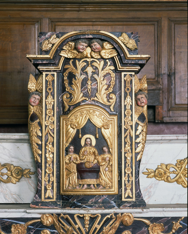 Autel, tabernacle et 2 gradins d'autel (maître-autel)