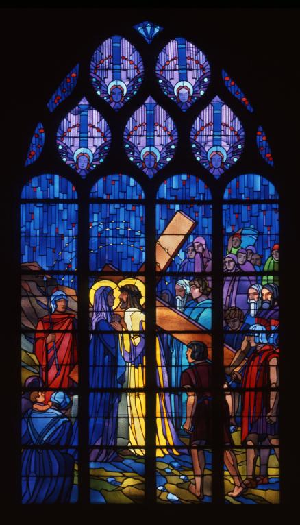 Verrière (vitrail tableau) de style Art déco : le Christ rencontre sa mère (baie 7)