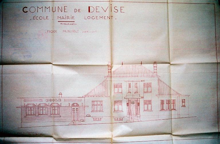 Ancienne école, mairie et salle des fêtes de Devise, actuellement mairie