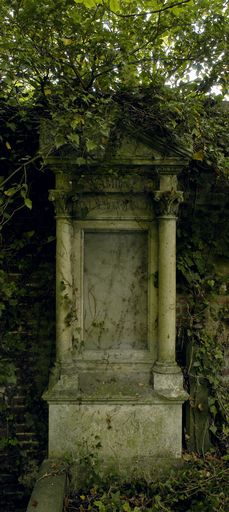 Tombeau (stèle funéraire) de la famille Delacroix-Mangot