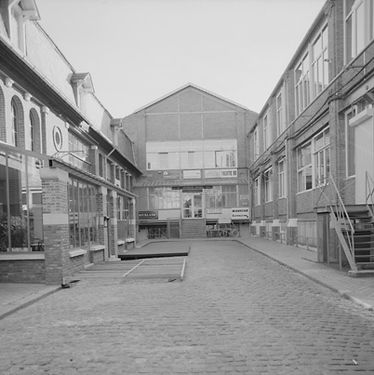 Ancien hôtel de Francqueville d'Abancourt, devenu usine de confection Lefèvre-Calot, puis Lefèvre-Calot et Cie