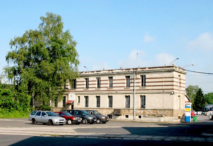 Ancienne usine de petite métallurgie (fabrique de limes) Mauroy, puis usine de construction mécanique, dite Ateliers de construction de Creil, puis Daydé-Pillé, actuellement pépinière d'entreprises