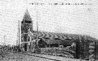 Péronne. 1922. La chapelle église et un coin de la rue du Tigre, carte postale, 1922 (Historial de la Grande Guerre, Péronne ; n° 13538). 