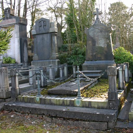 Tombeau (stèle funéraire) de la famille Devauchelle-Dourlens et de la famille Hue-Nobécourt