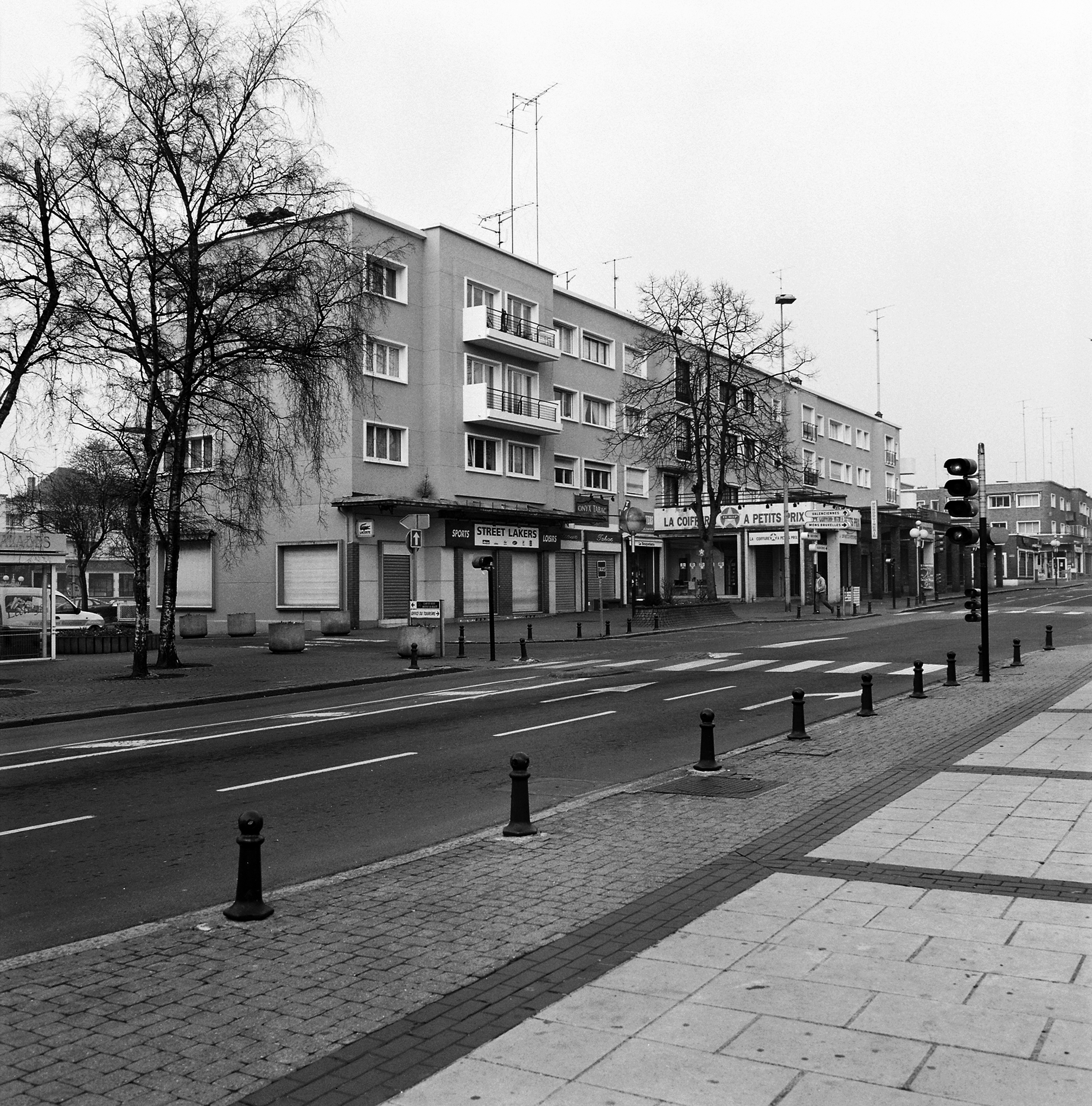 Immeuble à logements dit immeubles Les Arcades, magasins de commerce