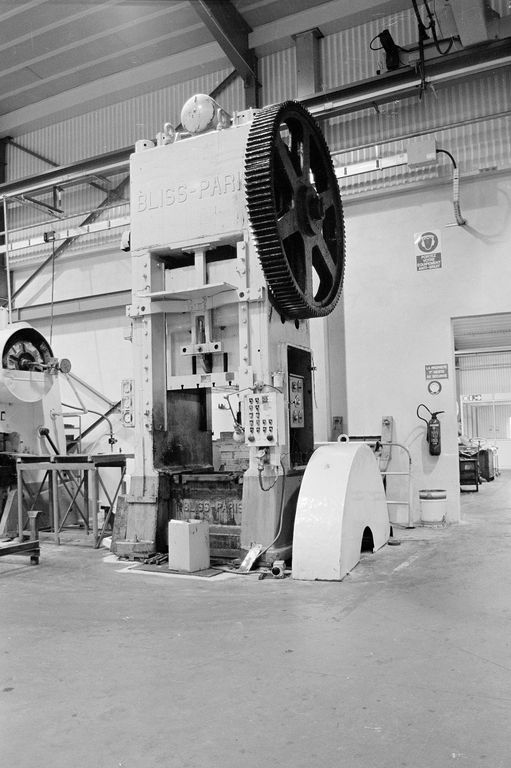 Usine de construction mécanique Lelong, puis usine de roulements, dite Manufacture Parisienne de Roulettes (M. P. R.)