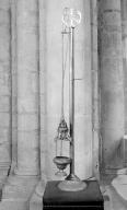 Meuble du culte catholique : porte objets religieux