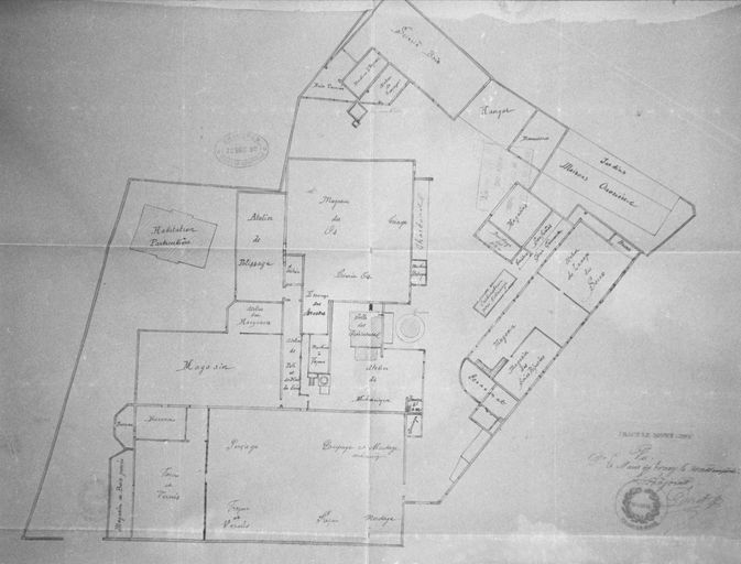 Les usines liées au travail du bois (scieries, usines de menuiserie, brosseries, papeteries et cartonneries) dans l'arrondissement de Compiègne