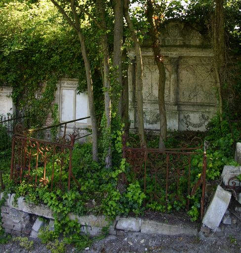 Tombeau (stèle funéraire) des familles Saint-Boucher et Saint-Saguez