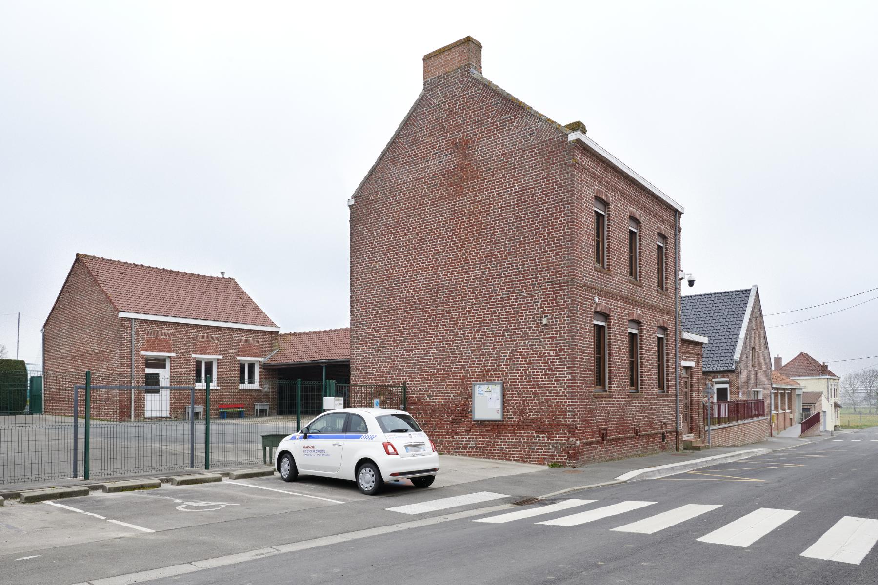 Ancienne école de filles et logement, actuellement école primaire d’Hardifort