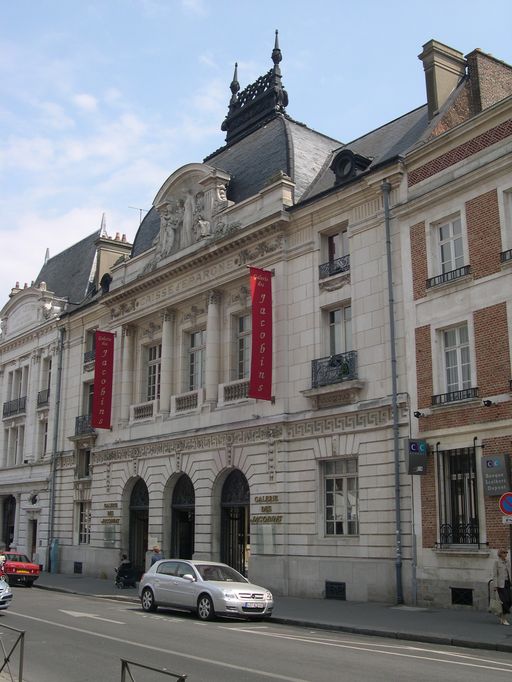 Ancien hôtel, puis caisse d'épargne d'Amiens, devenue galerie marchande, dite galerie des Jacobins