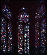 Ensemble de trois verrières figurées décoratives (verrières légendaires) : Scènes de la vie de saint Joseph (baies 4, 6 et 8)