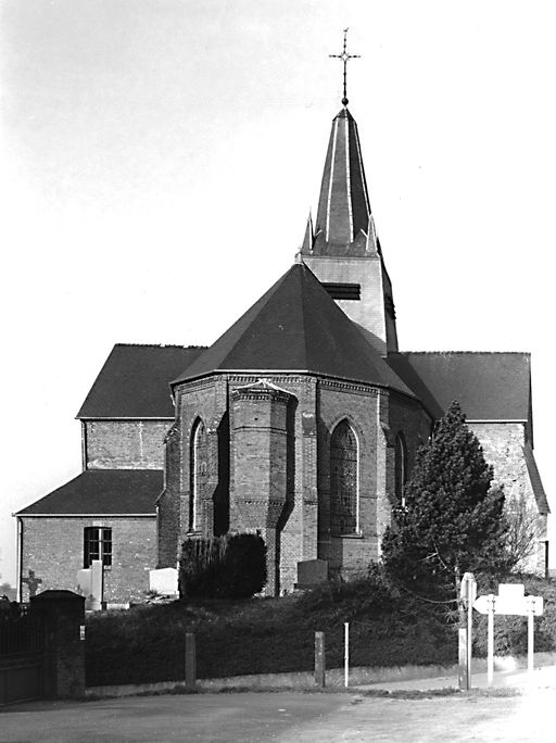 Eglise paroissiale et cimetière Sainte-Marie-Madeleine d'Iviers